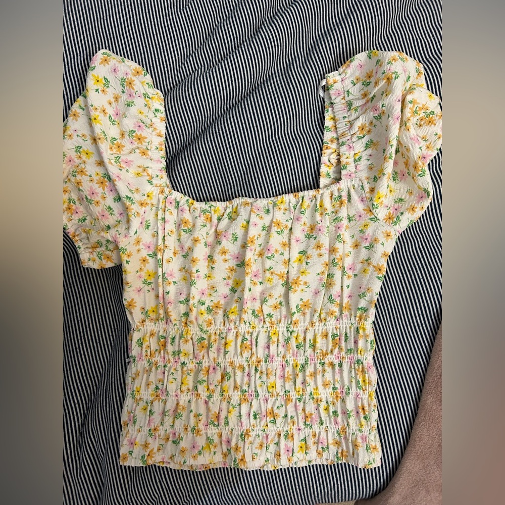 FLORAL TOP